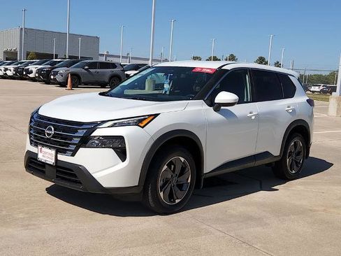 Certified 2025 Nissan Rogue SV image 3