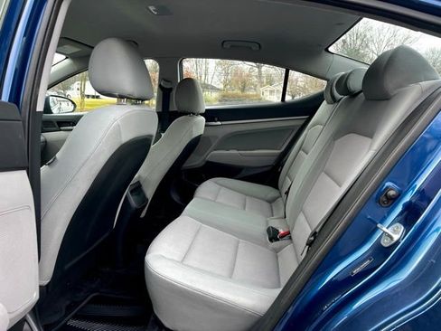 Used 2017 Hyundai Elantra SE image 17