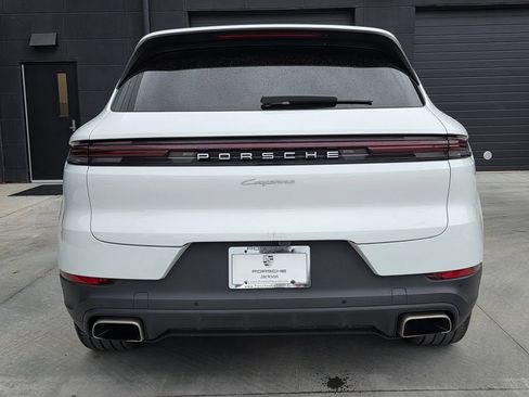 Certified 2024 Porsche Cayenne image 10