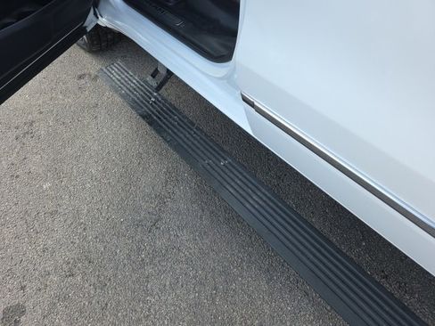 Used 2021 RAM 1500 Limited image 9