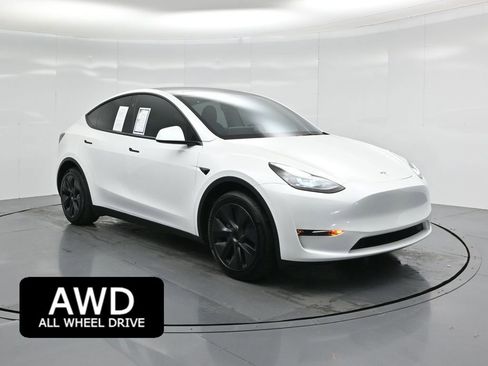 Used 2025 Tesla Model Y Long Range image 1