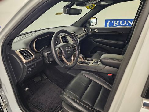 Used 2017 Jeep Grand Cherokee Limited AWD/4WD image 3