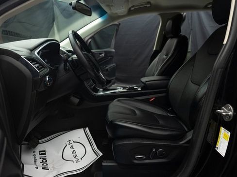 Used 2018 Ford Edge Titanium image 22