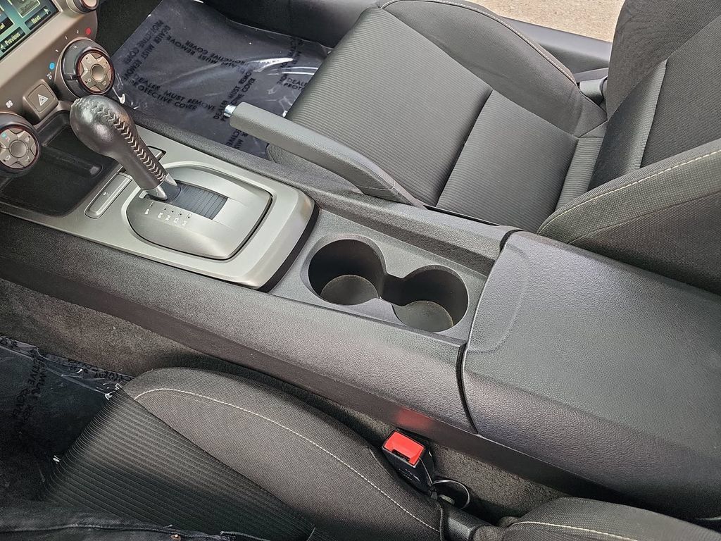 Used 2015 Chevrolet Camaro LT RWD image 23