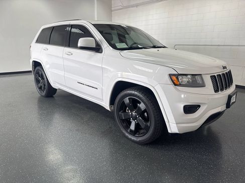 Used 2015 Jeep Grand Cherokee Altitude AWD/4WD image 2