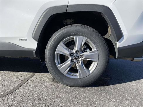 Used 2022 Toyota RAV4 XLE image 9