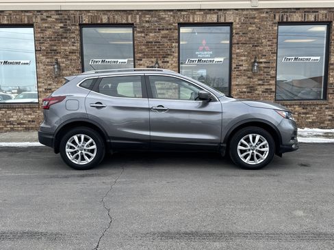 Used 2021 Nissan Rogue Sport SV image 6