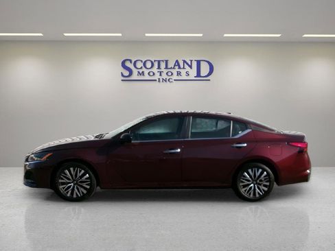 Used 2025 Nissan Altima 2.5 SV FWD image 1