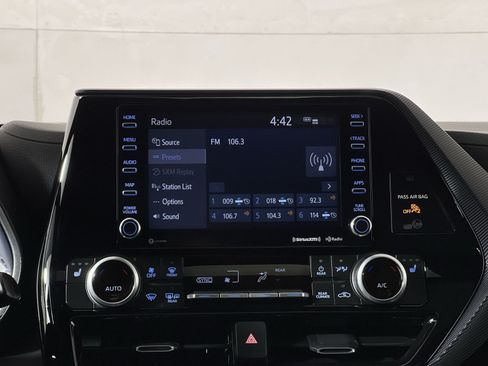Used 2022 Toyota Highlander XSE w/ Protection Package #3 (TMS) AWD/4WD image 18