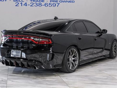 Used 2019 Dodge Charger R/T w/ Plus Group RWD image 12