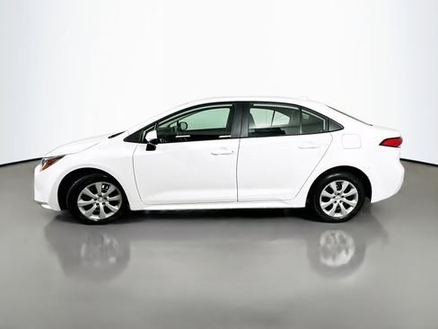 Used 2024 Toyota Corolla LE FWD image 4
