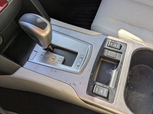 Used 2012 Subaru Outback 2.5i Limited w/ Moonroof Pkg image 27