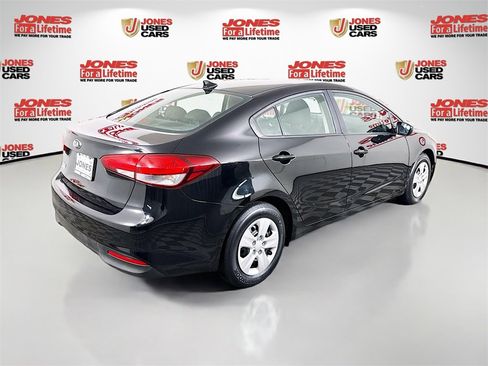 Used 2018 Kia Forte LX image 13