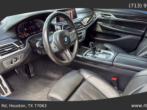 Used 2020 BMW 750i xDrive w/ Executive Package image 17