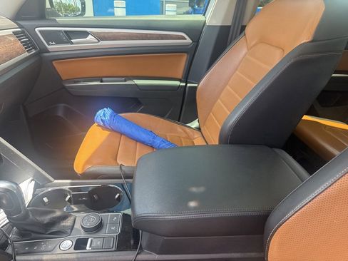 Used 2018 Volkswagen Atlas SEL Premium AWD/4WD image 16