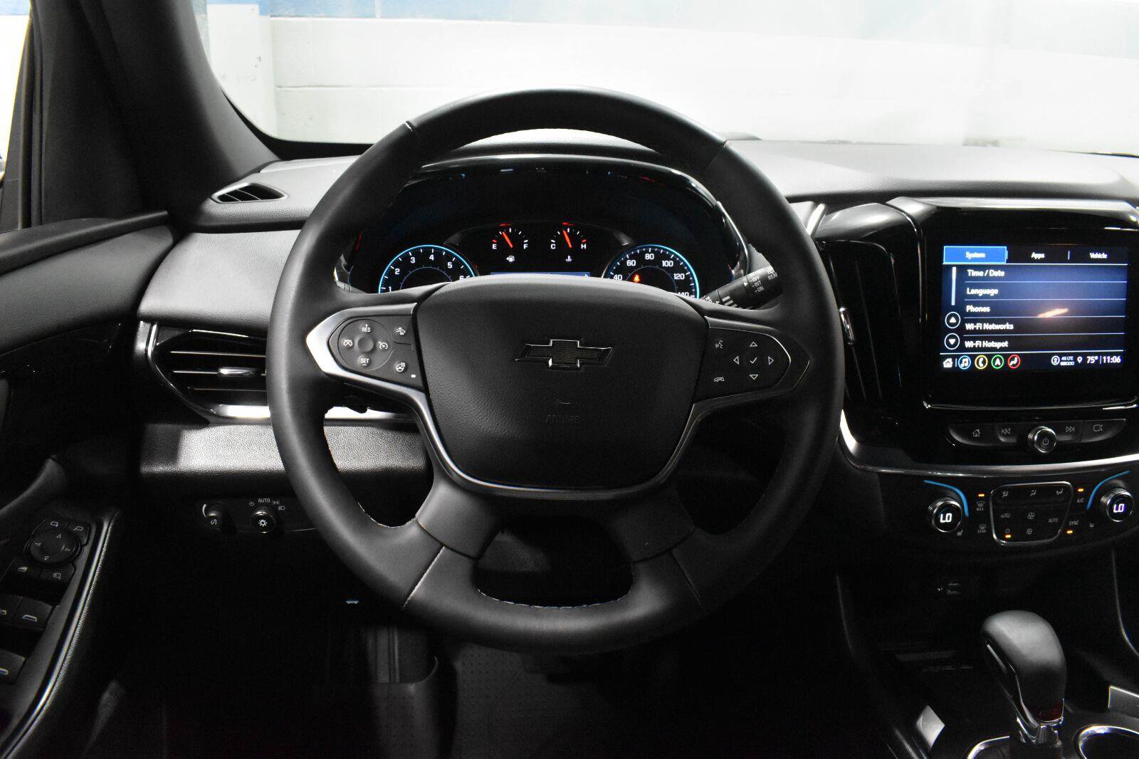 Used 2023 Chevrolet Traverse RS w/ LPO, Floor Liner Package FWD image 7