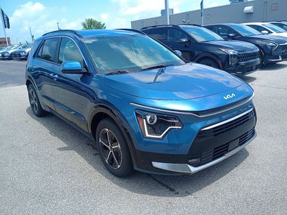 New 2025 Kia Niro SX