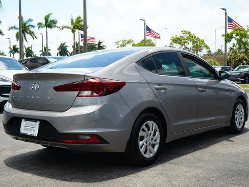 Used 2020 Hyundai Elantra SE FWD image 10