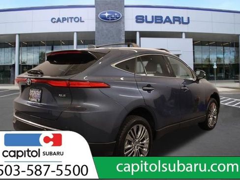 Used 2024 Toyota Venza XLE image 3