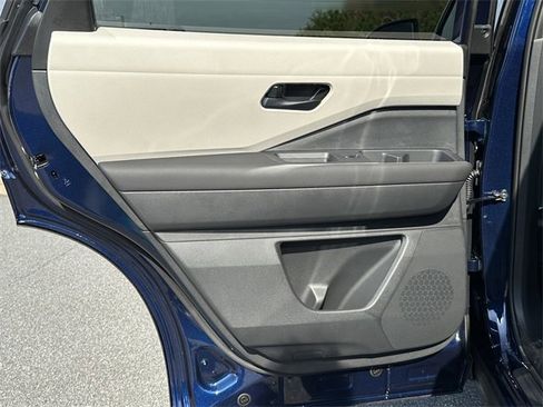 New 2025 Nissan Pathfinder SV image 17