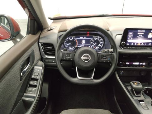 Used 2023 Nissan Rogue SV FWD image 22