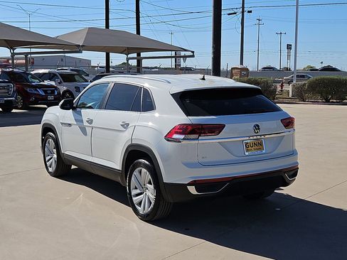 Used 2023 Volkswagen Atlas Cross Sport SE image 5