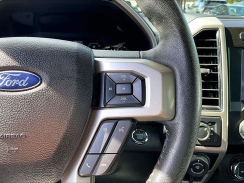 Used 2020 Ford F150 Lariat image 18