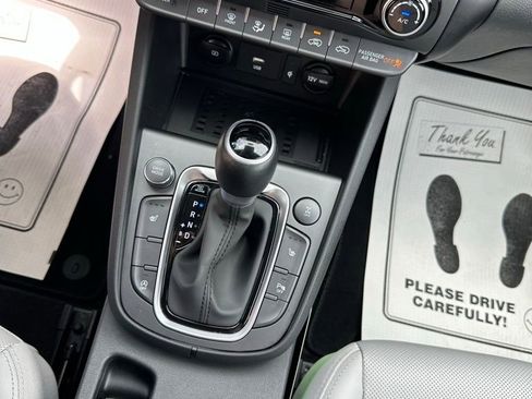 Used 2023 Hyundai Kona Limited AWD/4WD image 18