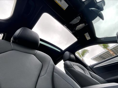 Used 2019 BMW 530e w/ M Sport Package image 13