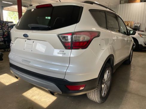 Used 2017 Ford Escape SE w/ SE Leather Comfort Package FWD image 6
