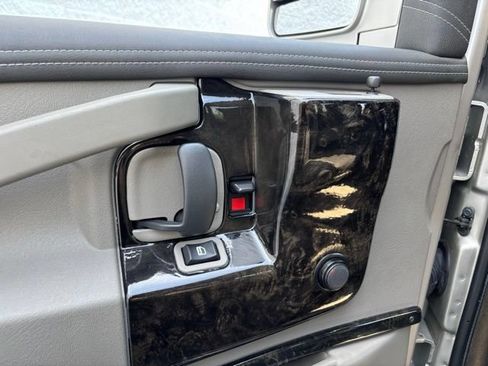 Used 2022 GMC Savana 2500 w/ Enhanced Convenience Package RWD image 15