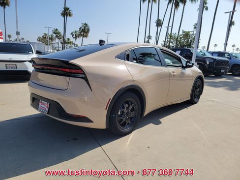 Used 2024 Toyota Prius LE image 4