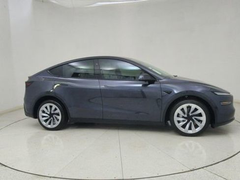 Used 2026 Tesla Model Y Long Range image 62