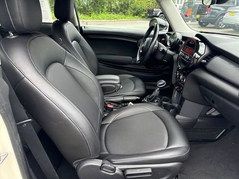 Used 2015 MINI Cooper 2-Door Hardtop FWD image 9