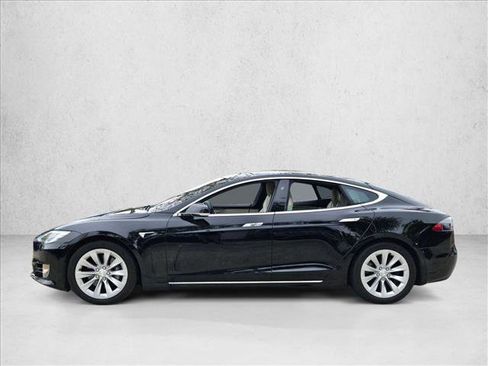 Used 2020 Tesla Model S Long Range Plus image 8
