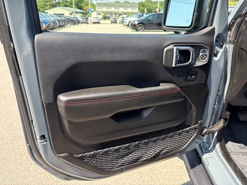 Used 2025 Jeep Wrangler Unlimited Rubicon AWD/4WD image 19