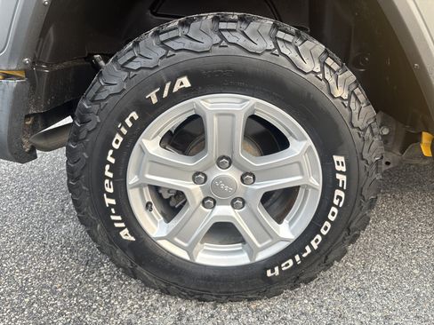 Used 2018 Jeep Wrangler Unlimited Sport S AWD/4WD image 23