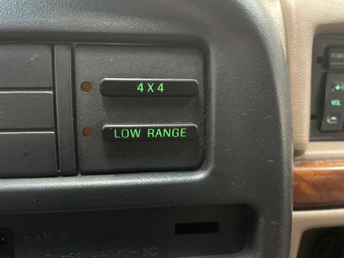 Used 1996 Ford Bronco image 21