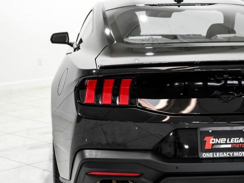Used 2025 Ford Mustang Premium image 38