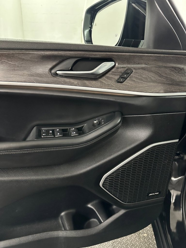 Used 2024 Jeep Grand Cherokee Limited 4xe AWD/4WD image 9