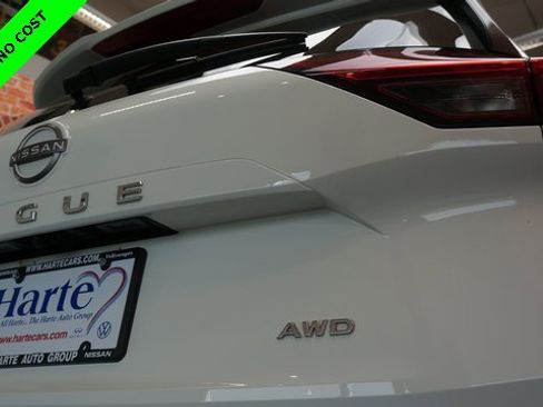 Used 2023 Nissan Rogue S image 45