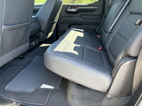 Used 2025 GMC Sierra 1500 SLT image 16