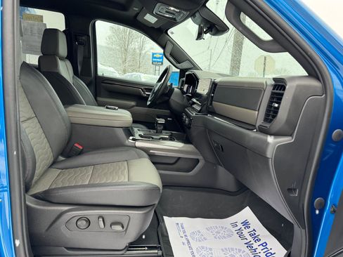 Used 2024 Chevrolet Silverado 1500 ZR2 w/ Technology Package image 48