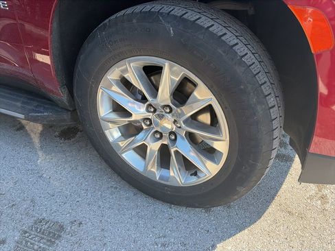 Used 2021 Chevrolet Tahoe Premier w/ Premium Package image 2