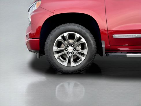 Used 2024 Chevrolet Silverado 1500 High Country w/ Technology Package image 9