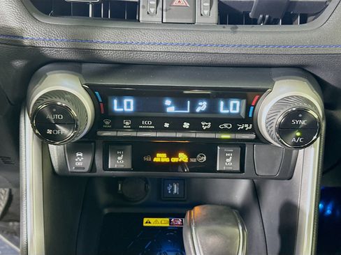 Used 2025 Toyota RAV4 XSE w/ Advanced Technology Package AWD/4WD image 23