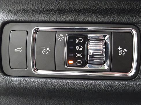 New 2026 Lincoln Corsair Premiere w/ Rear Removable Package Tray image 23