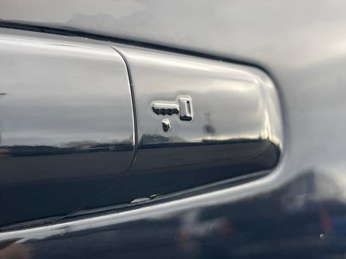 Used 2018 Jaguar F-PACE Premium image 30