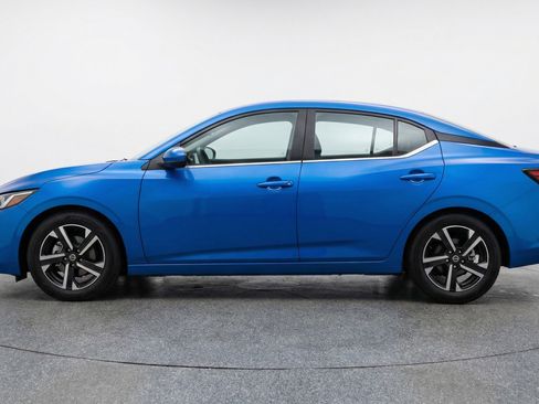 Used 2025 Nissan Sentra SV image 5
