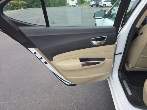 Used 2018 Acura TLX FWD image 41